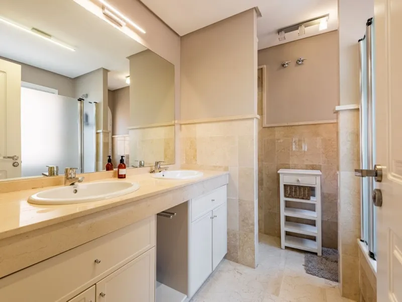 Located within the secure gated community of Oasis de Nagüeles, this beautifully presented semi-detached home offers the perfect blend of comfort, style, and convenience. With three bedrooms, generous living spaces, and a prime location in one of Marbella
