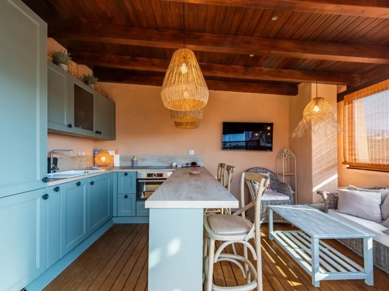 Located within the secure gated community of Oasis de Nagüeles, this beautifully presented semi-detached home offers the perfect blend of comfort, style, and convenience. With three bedrooms, generous living spaces, and a prime location in one of Marbella