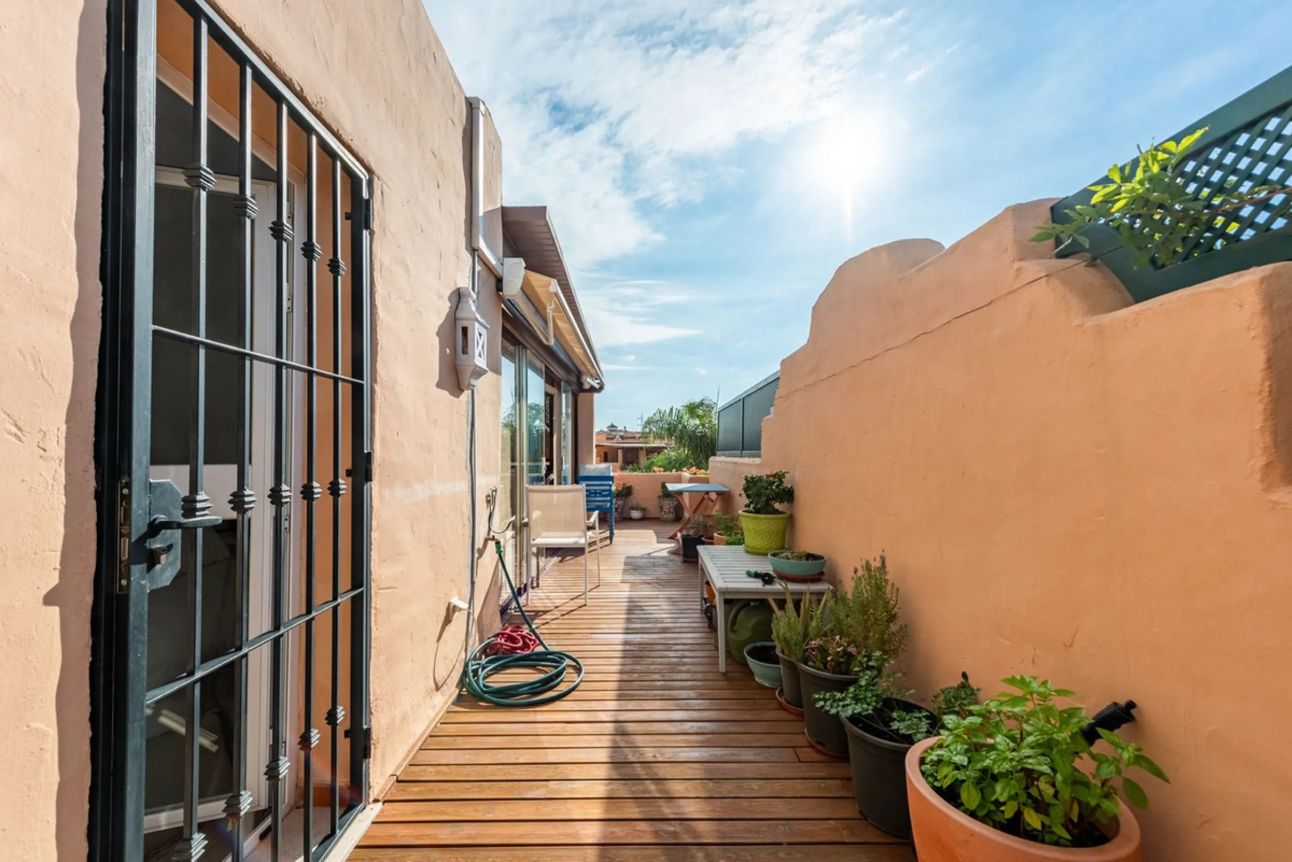 Located within the secure gated community of Oasis de Nagüeles, this beautifully presented semi-detached home offers the perfect blend of comfort, style, and convenience. With three bedrooms, generous living spaces, and a prime location in one of Marbella