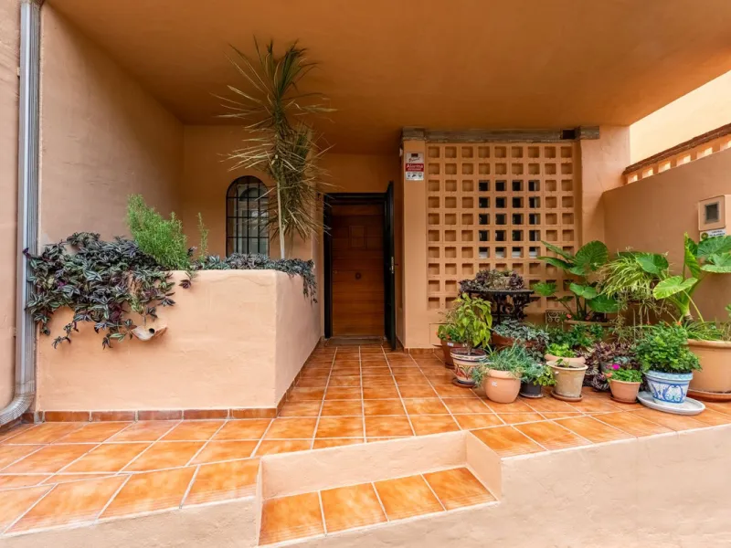 Located within the secure gated community of Oasis de Nagüeles, this beautifully presented semi-detached home offers the perfect blend of comfort, style, and convenience. With three bedrooms, generous living spaces, and a prime location in one of Marbella