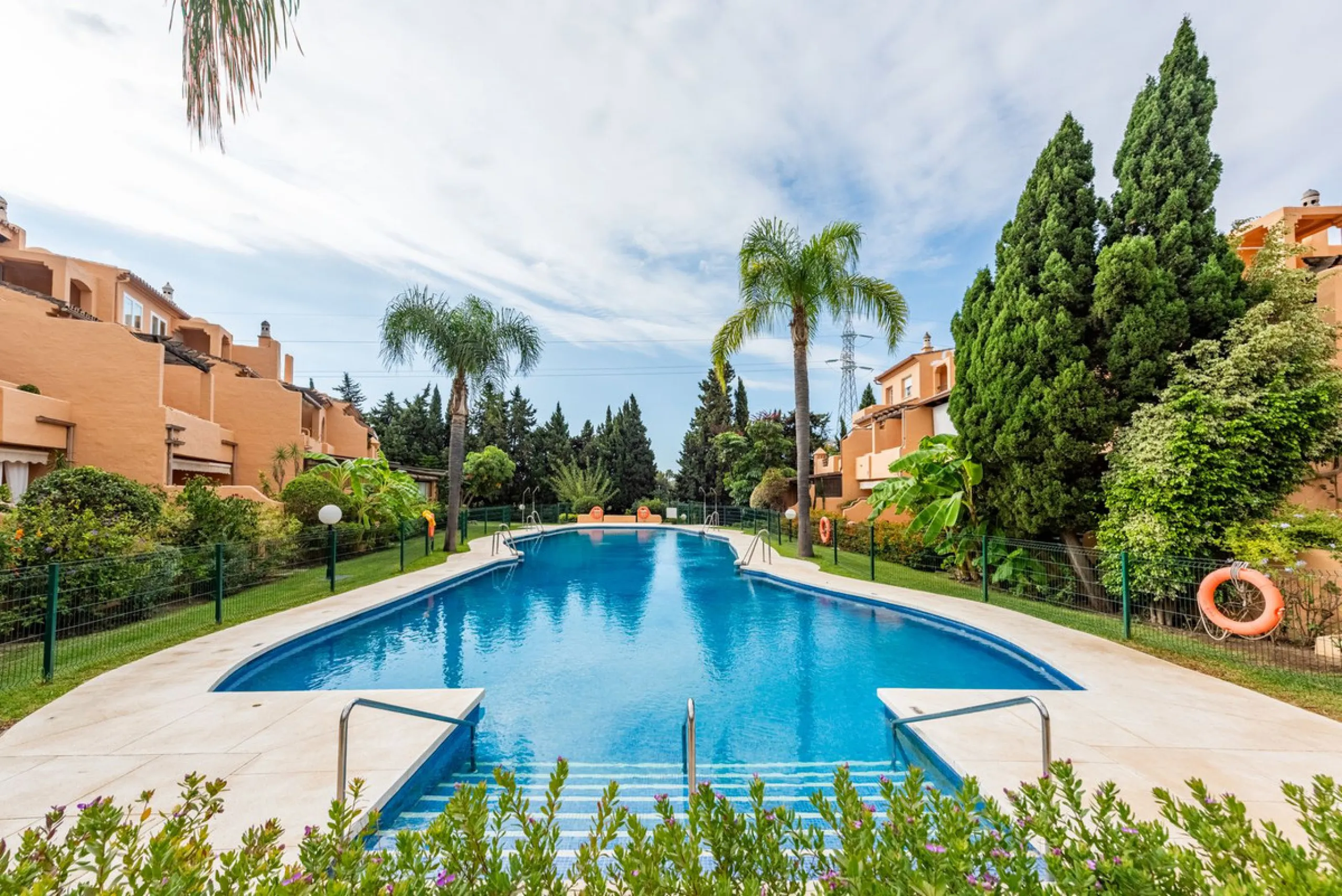 Located within the secure gated community of Oasis de Nagüeles, this beautifully presented semi-detached home offers the perfect blend of comfort, style, and convenience. With three bedrooms, generous living spaces, and a prime location in one of Marbella