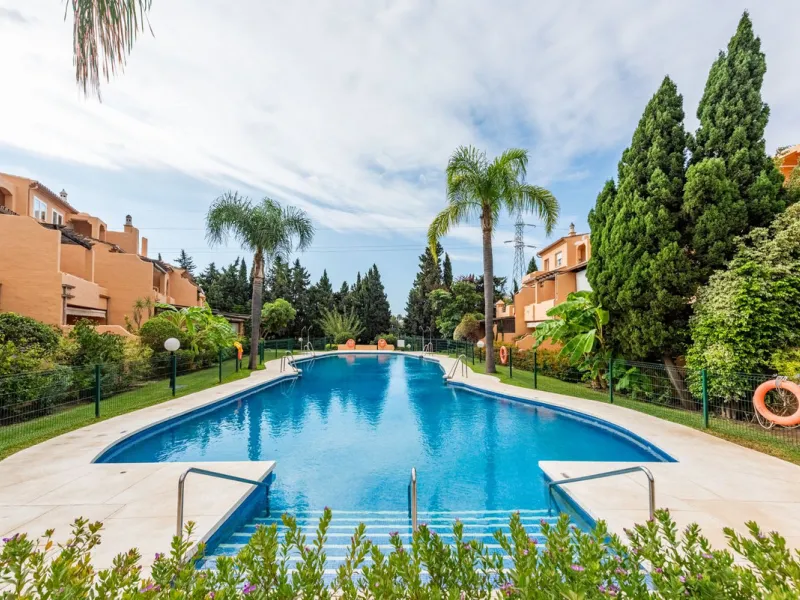 Located within the secure gated community of Oasis de Nagüeles, this beautifully presented semi-detached home offers the perfect blend of comfort, style, and convenience. With three bedrooms, generous living spaces, and a prime location in one of Marbella