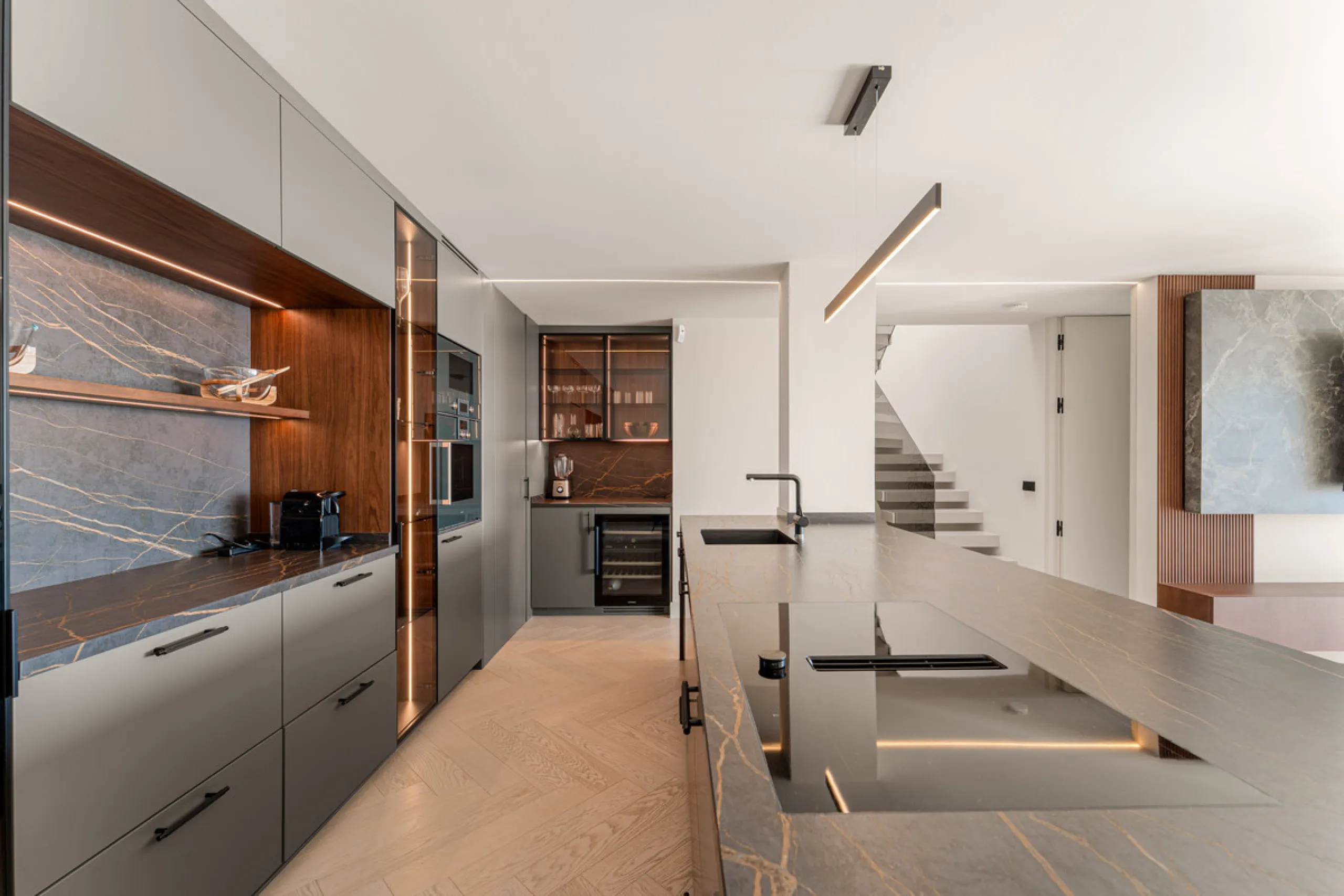 Apartment - Penthouse Duplex в продаже в Benahavís, Málaga. В доме 4 спален и 4 ванных комнат. Площадь дома 253 м²
