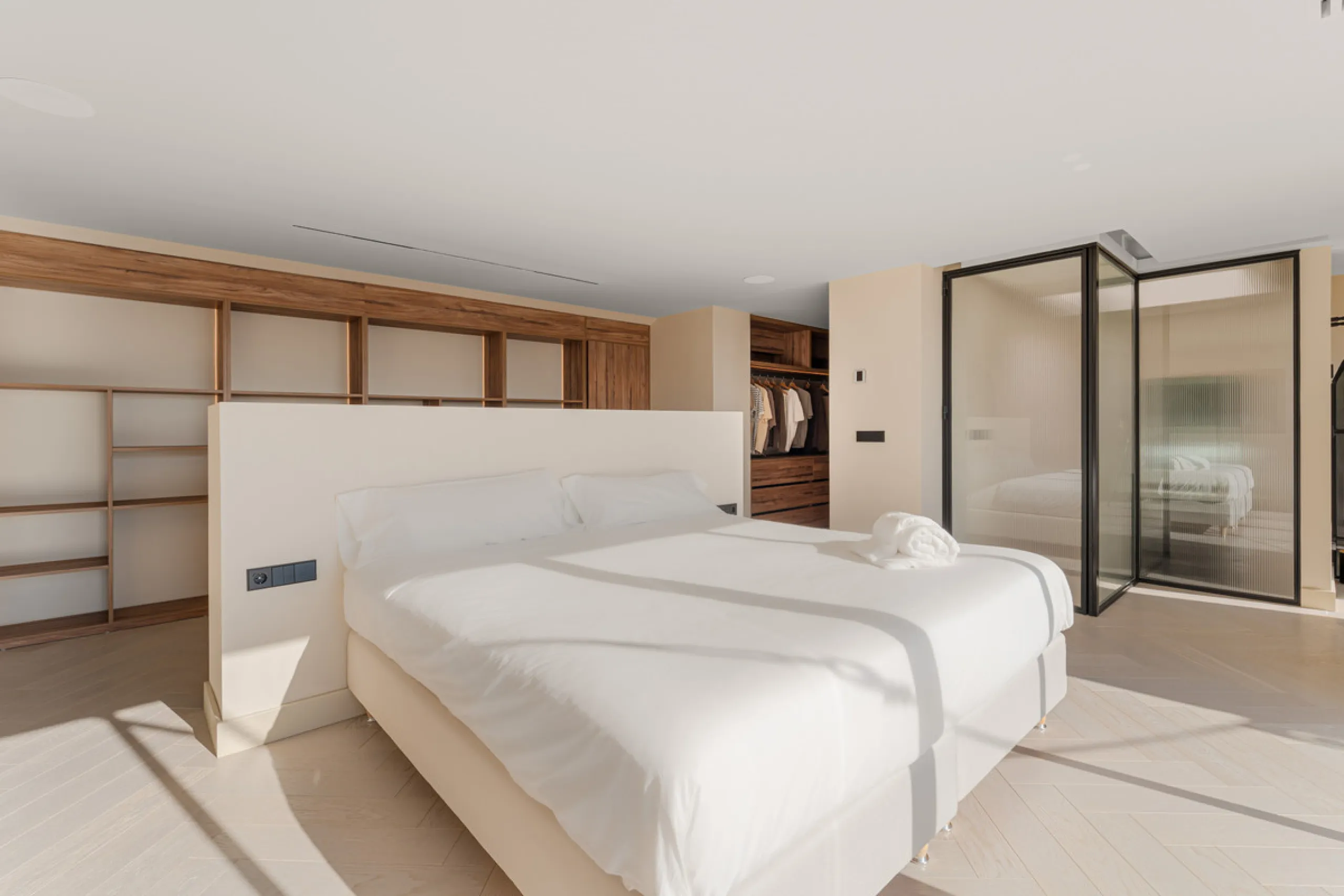Apartment - Penthouse Duplex в продаже в Benahavís, Málaga. В доме 4 спален и 4 ванных комнат. Площадь дома 253 м²