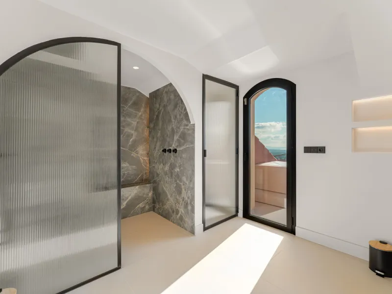 Apartment - Penthouse Duplex в продаже в Benahavís, Málaga. В доме 4 спален и 4 ванных комнат. Площадь дома 253 м²