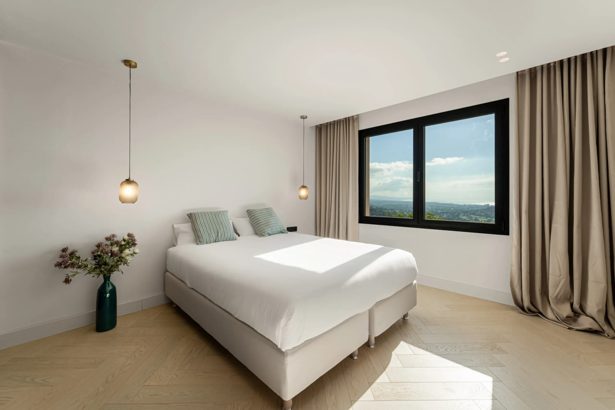 Apartment - Penthouse Duplex в продаже в Benahavís, Málaga. В доме 4 спален и 4 ванных комнат. Площадь дома 253 м²
