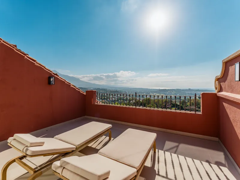 Apartment - Penthouse Duplex в продаже в Benahavís, Málaga. В доме 4 спален и 4 ванных комнат. Площадь дома 253 м²