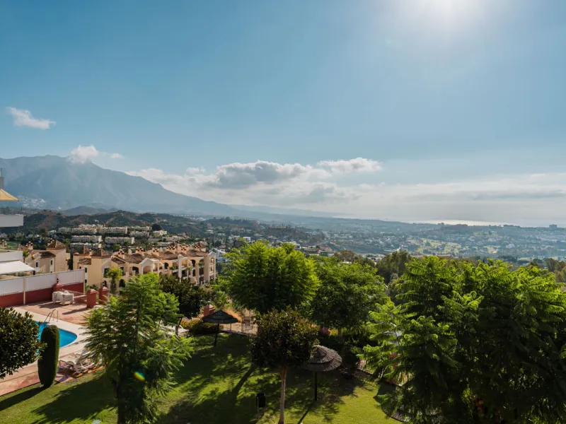 Apartment - Penthouse Duplex в продаже в Benahavís, Málaga. В доме 4 спален и 4 ванных комнат. Площадь дома 253 м²