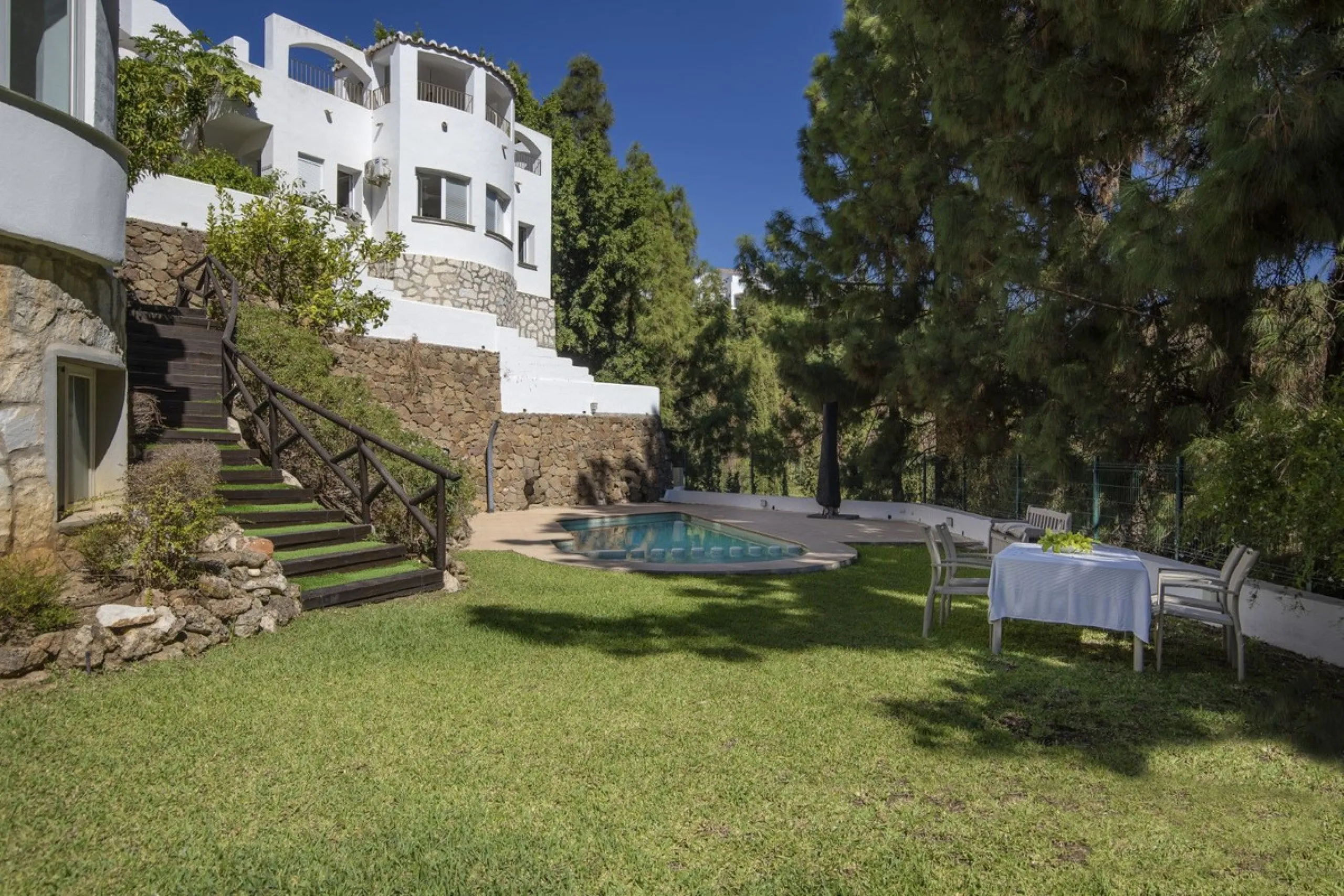 House - Townhouse в продаже в Mijas, Málaga. В доме 2 спален и 2 ванных комнат. Площадь дома 113 м². Площадь участка 100 м²