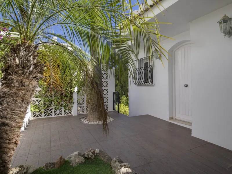 House - Townhouse в продаже в Mijas, Málaga. В доме 2 спален и 2 ванных комнат. Площадь дома 113 м². Площадь участка 100 м²