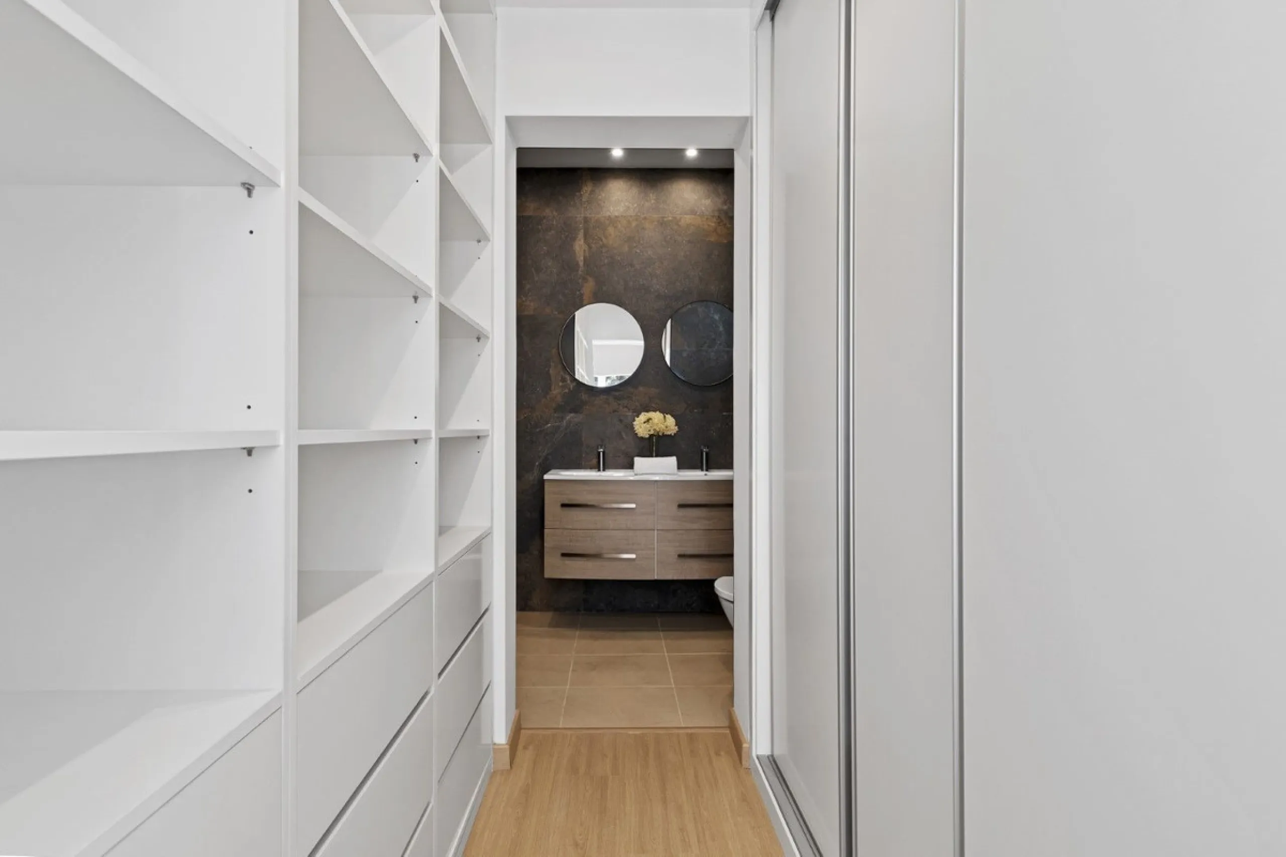 House - Townhouse в продаже в Mijas, Málaga. В доме 2 спален и 2 ванных комнат. Площадь дома 113 м². Площадь участка 100 м²