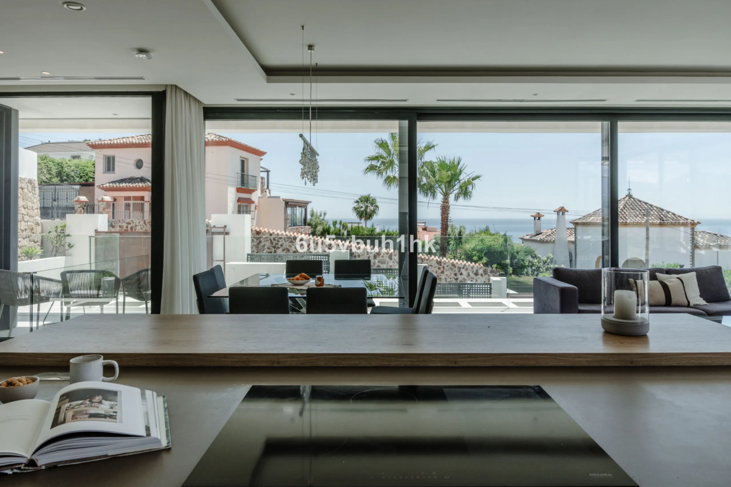 House - Detached Villa в продаже в Estepona, Málaga. В доме 5 спален и 4 ванных комнат. Площадь дома 508 м². Площадь участка 624 м²