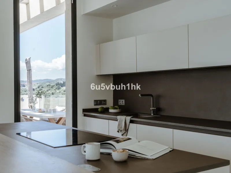 House - Detached Villa в продаже в Estepona, Málaga. В доме 5 спален и 4 ванных комнат. Площадь дома 508 м². Площадь участка 624 м²