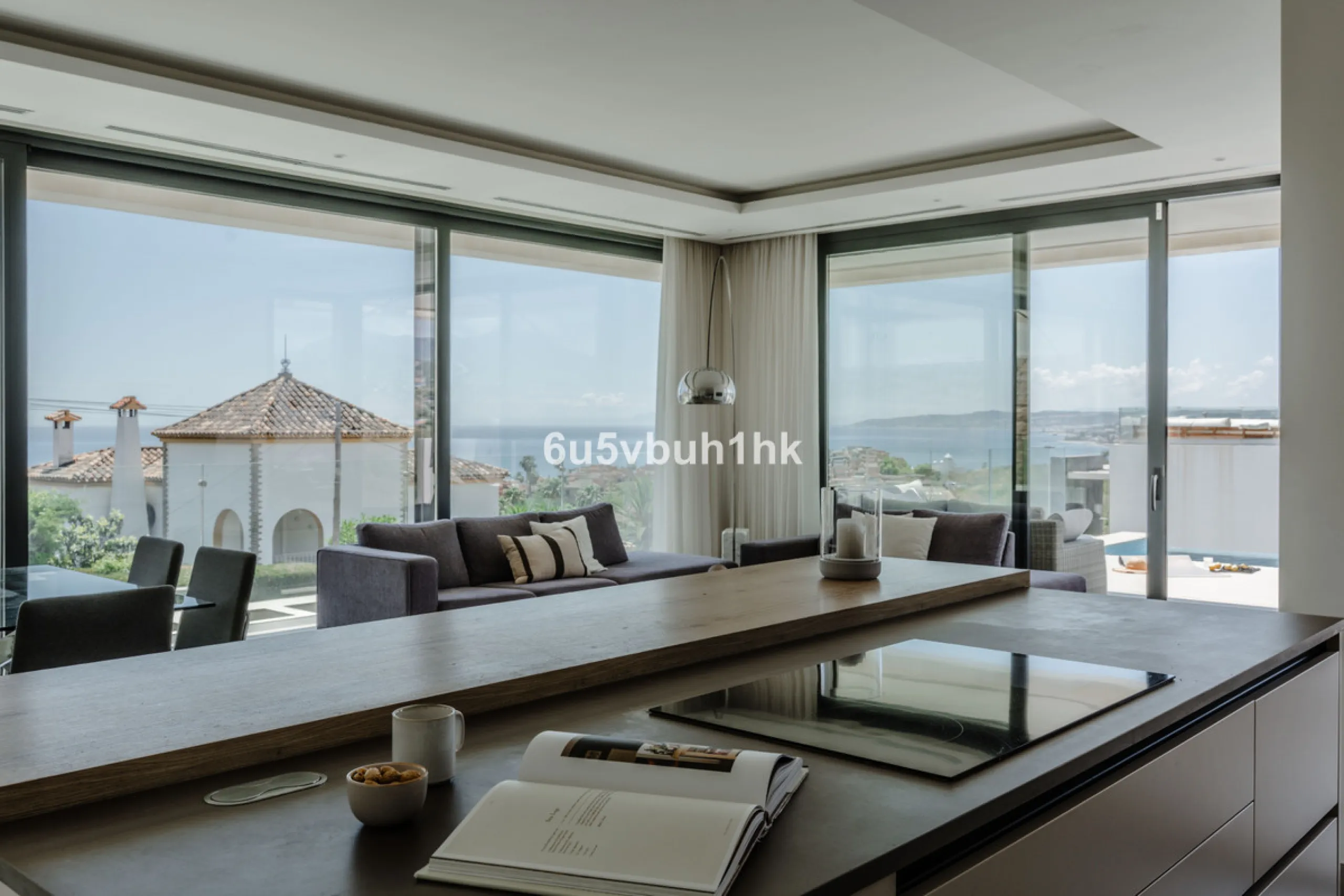 House - Detached Villa в продаже в Estepona, Málaga. В доме 5 спален и 4 ванных комнат. Площадь дома 508 м². Площадь участка 624 м²