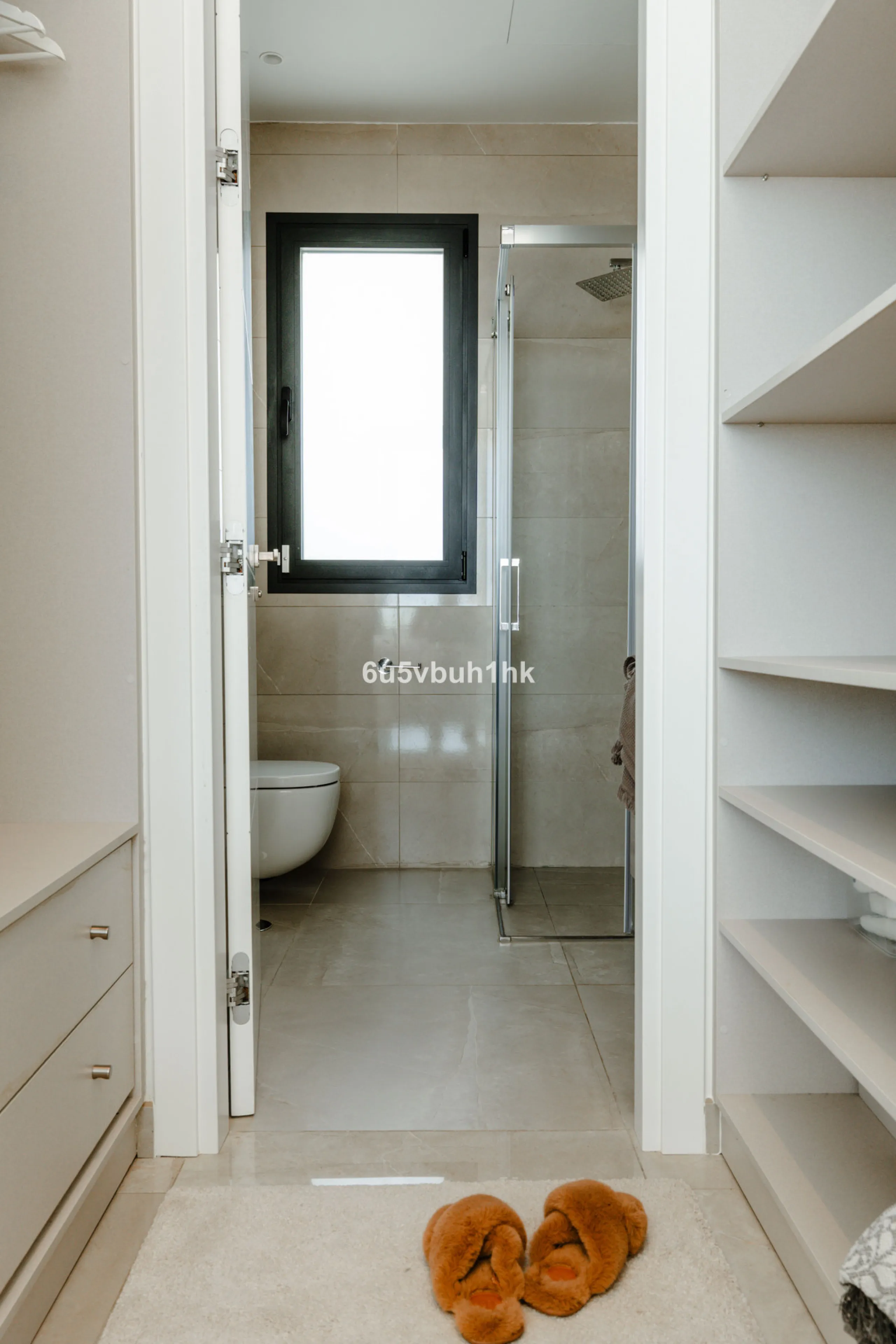 House - Detached Villa в продаже в Estepona, Málaga. В доме 5 спален и 4 ванных комнат. Площадь дома 508 м². Площадь участка 624 м²