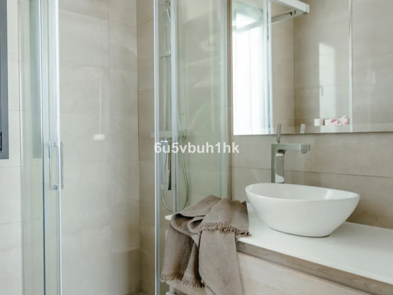 House - Detached Villa в продаже в Estepona, Málaga. В доме 5 спален и 4 ванных комнат. Площадь дома 508 м². Площадь участка 624 м²