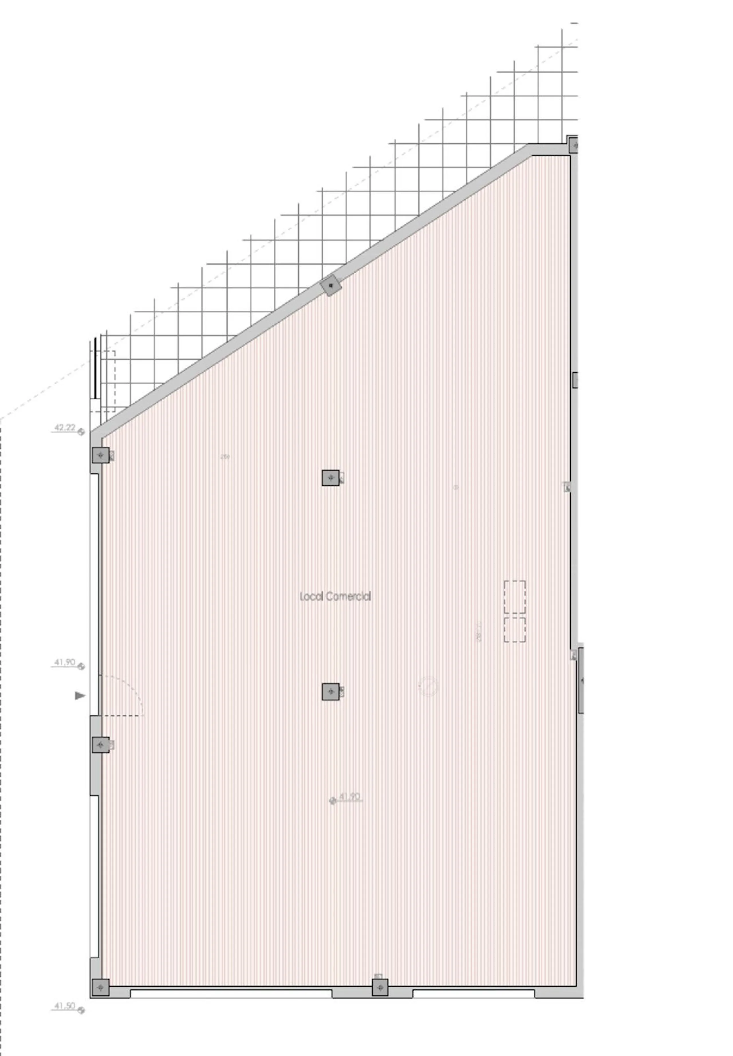 Large commercial space for rent in La Campana, Nueva Andalucía. With a usable area of ​​220 m² at street level, this space offers excellent visibility and easy access, ideal for any type of business.