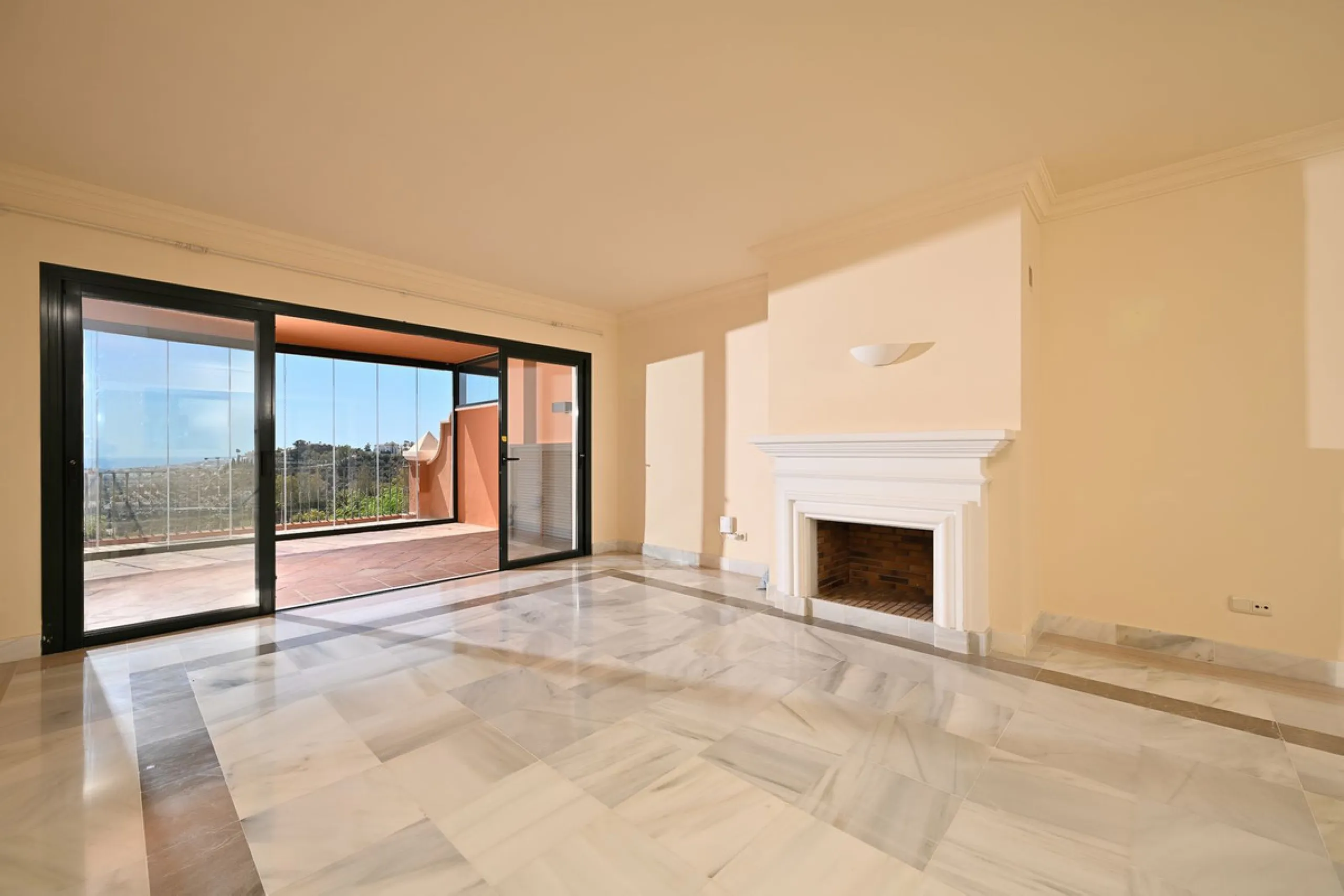 Exclusive 3 Bedroom Apartment with Panoramic Views