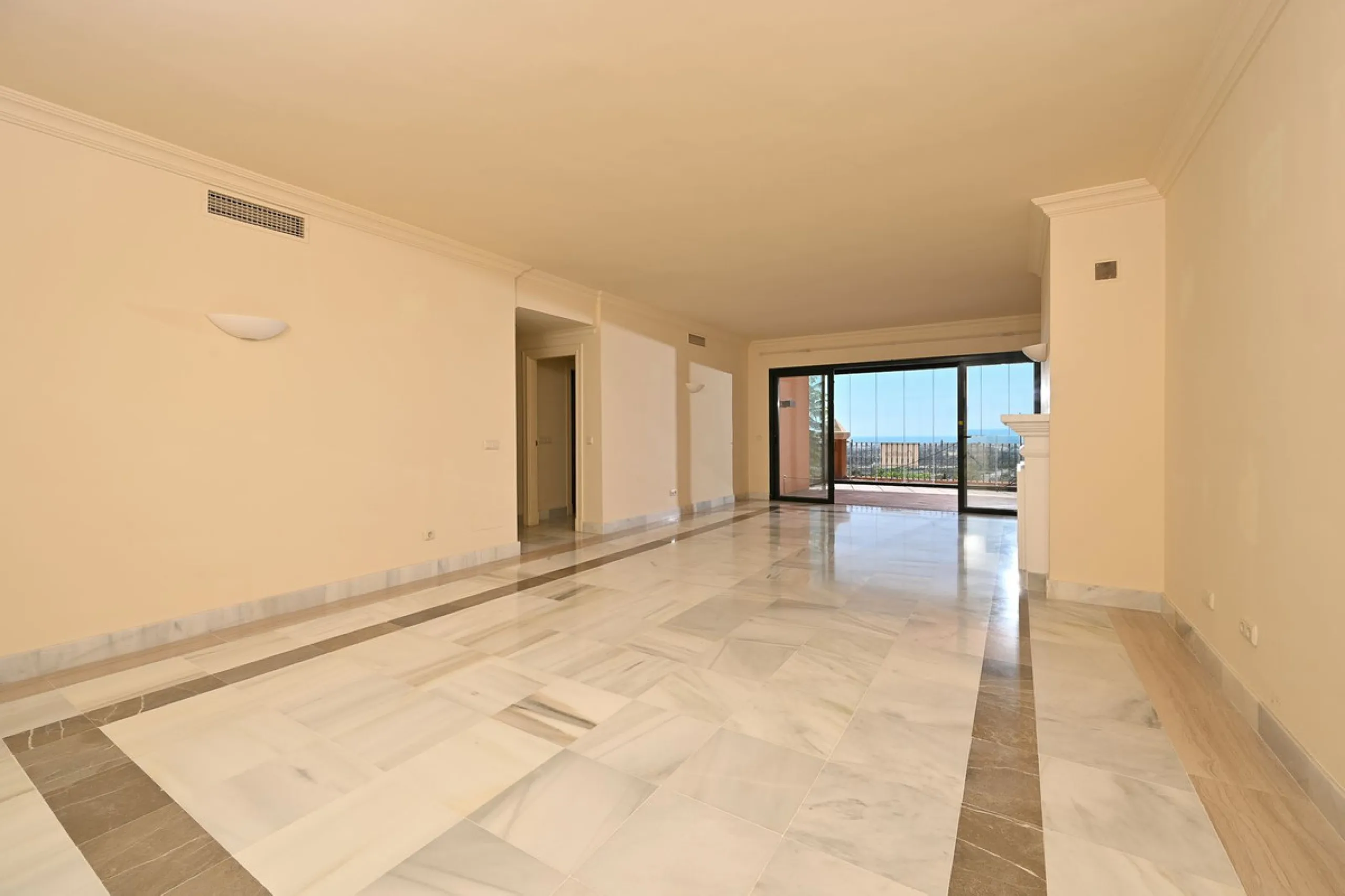 Exclusive 3 Bedroom Apartment with Panoramic Views