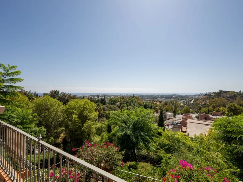 Exclusive 3 Bedroom Apartment with Panoramic Views