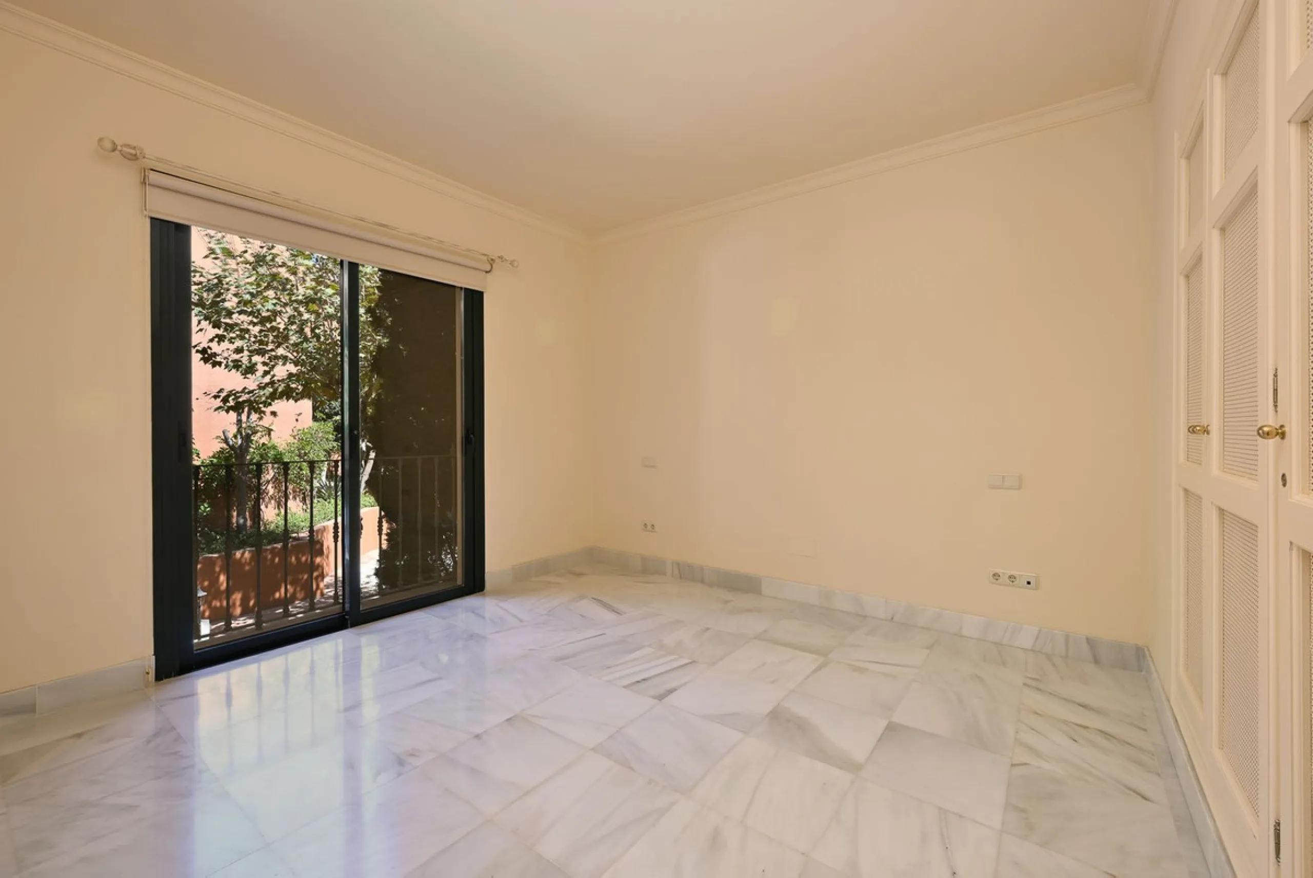 Exclusive 3 Bedroom Apartment with Panoramic Views