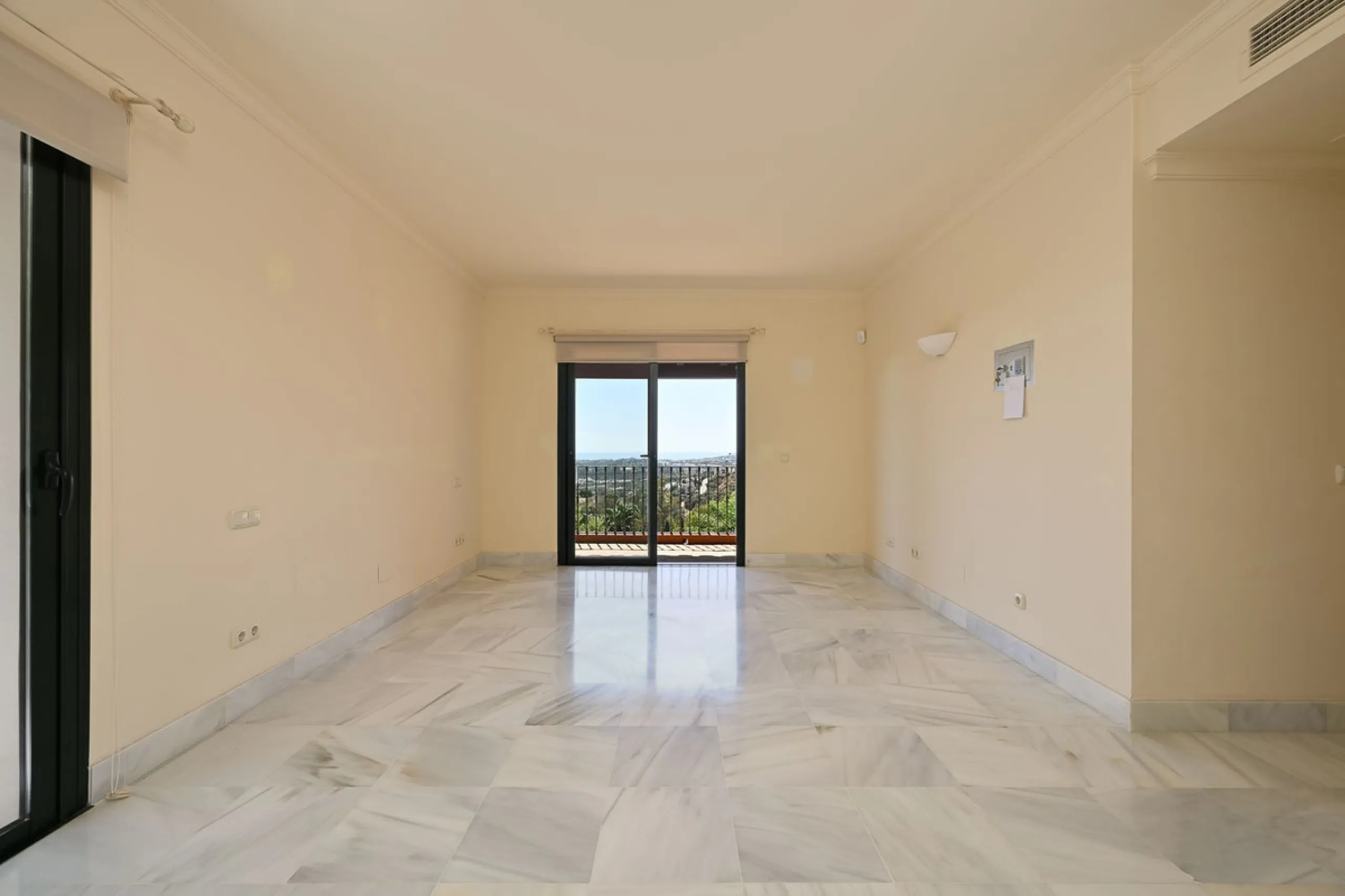 Exclusive 3 Bedroom Apartment with Panoramic Views