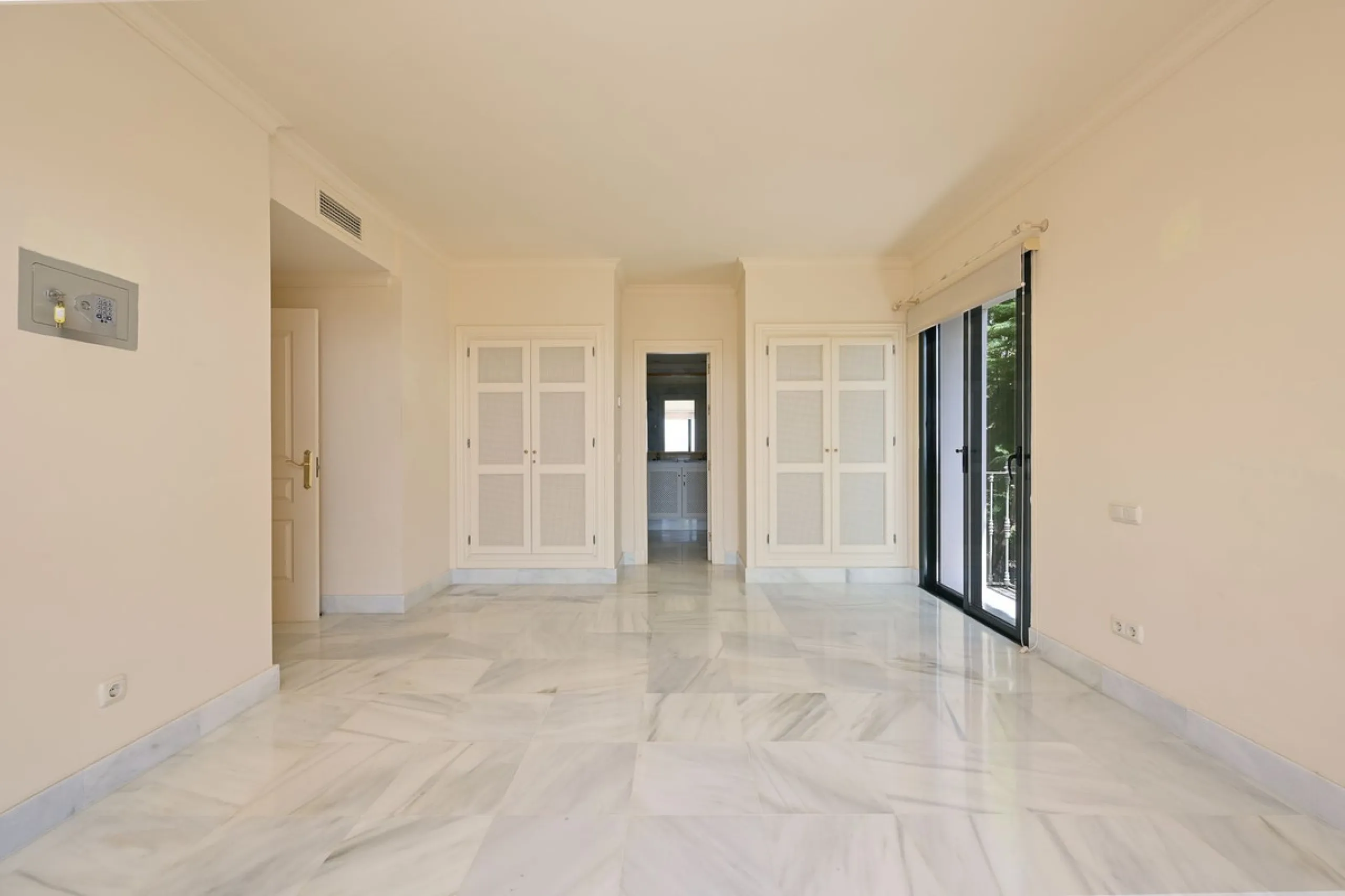 Exclusive 3 Bedroom Apartment with Panoramic Views