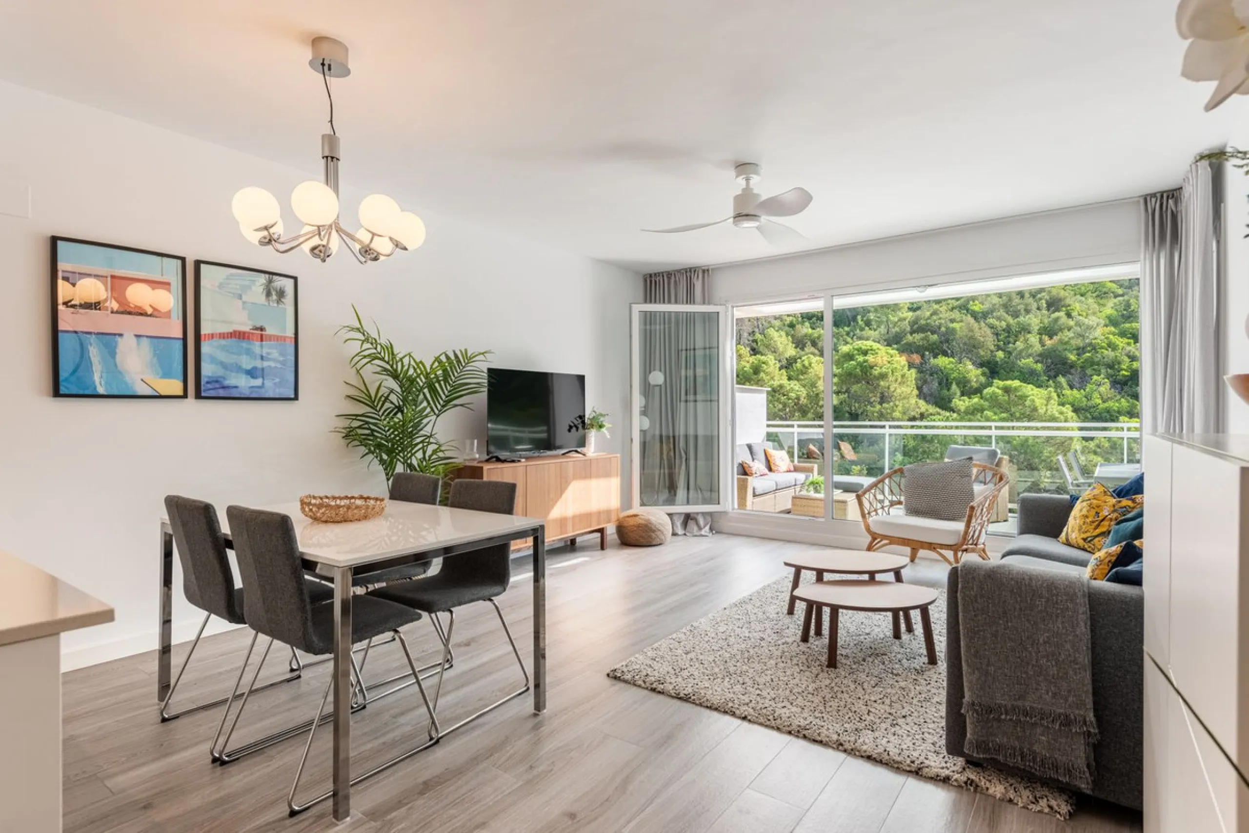 Apartment - Middle Floor Apartment в продаже в Benahavís, Málaga. В доме 2 спален и 2 ванных комнат. Площадь дома 89 м²