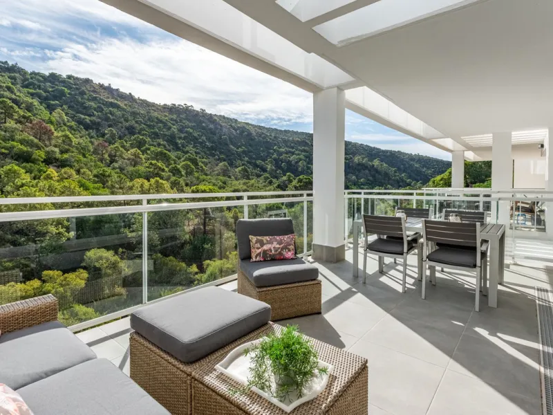 Apartment - Middle Floor Apartment в продаже в Benahavís, Málaga. В доме 2 спален и 2 ванных комнат. Площадь дома 89 м²