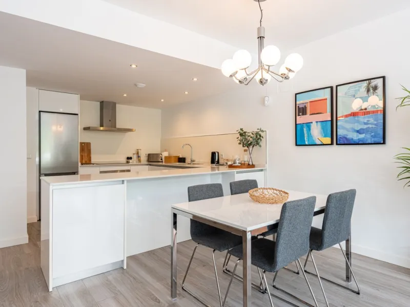 Apartment - Middle Floor Apartment в продаже в Benahavís, Málaga. В доме 2 спален и 2 ванных комнат. Площадь дома 89 м²