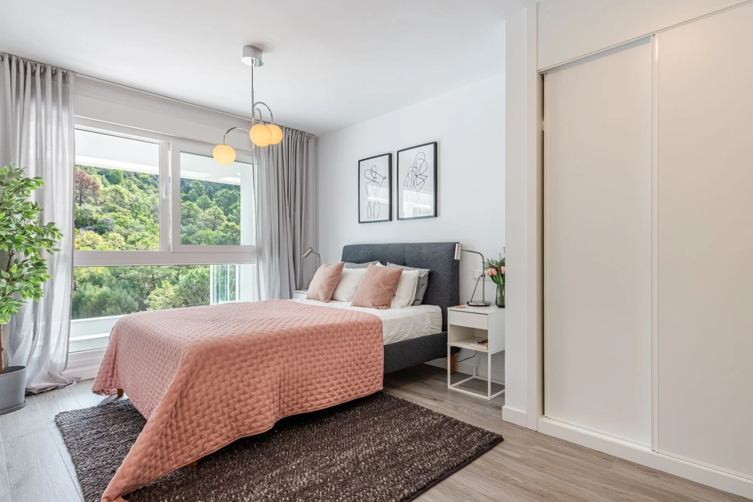 Apartment - Middle Floor Apartment в продаже в Benahavís, Málaga. В доме 2 спален и 2 ванных комнат. Площадь дома 89 м²