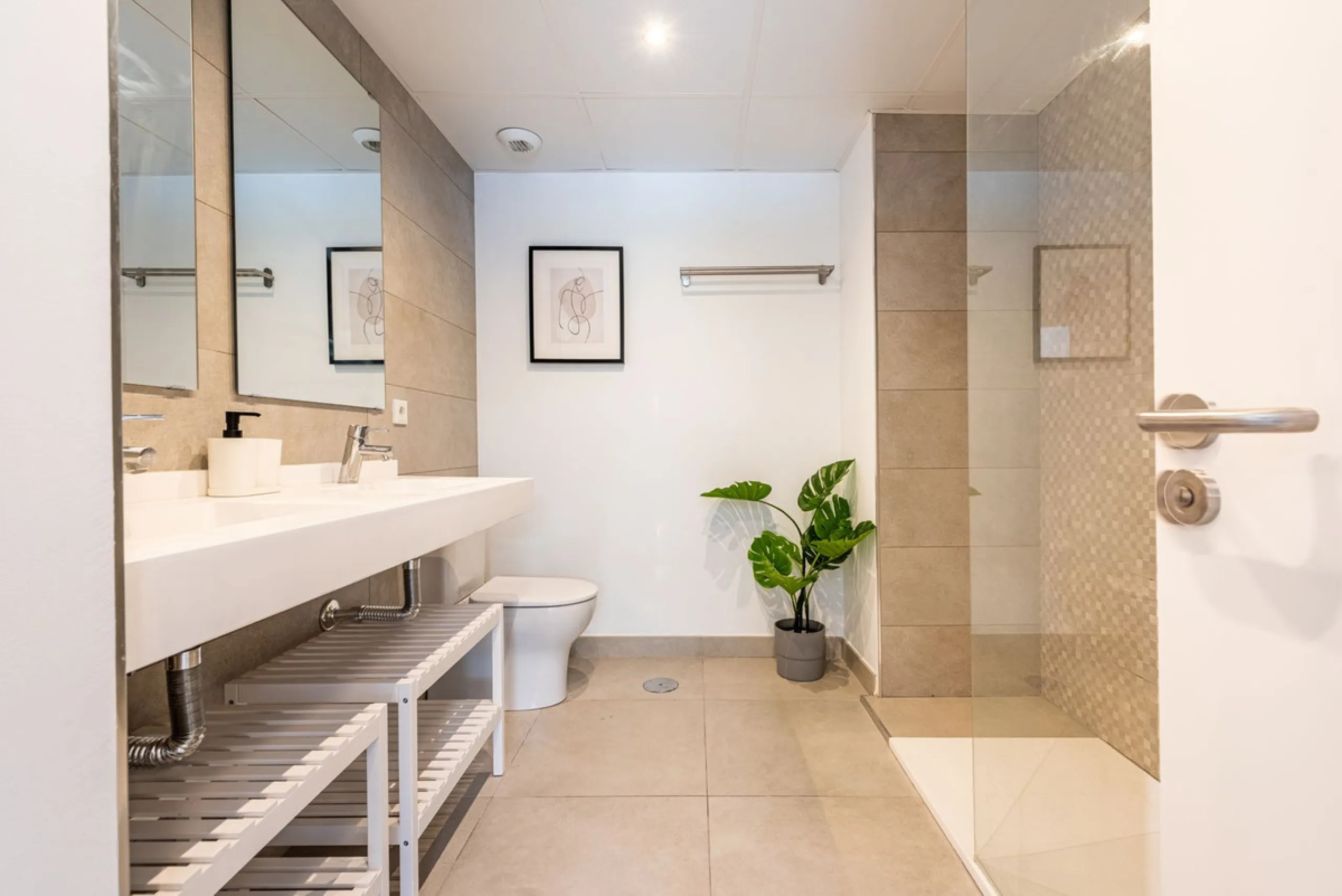 Apartment - Middle Floor Apartment в продаже в Benahavís, Málaga. В доме 2 спален и 2 ванных комнат. Площадь дома 89 м²