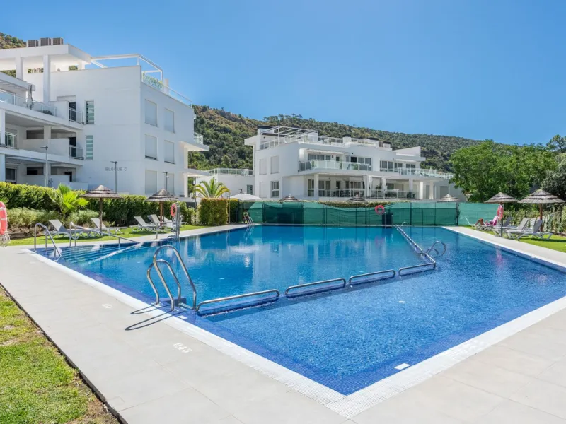 Apartment - Middle Floor Apartment в продаже в Benahavís, Málaga. В доме 2 спален и 2 ванных комнат. Площадь дома 89 м²