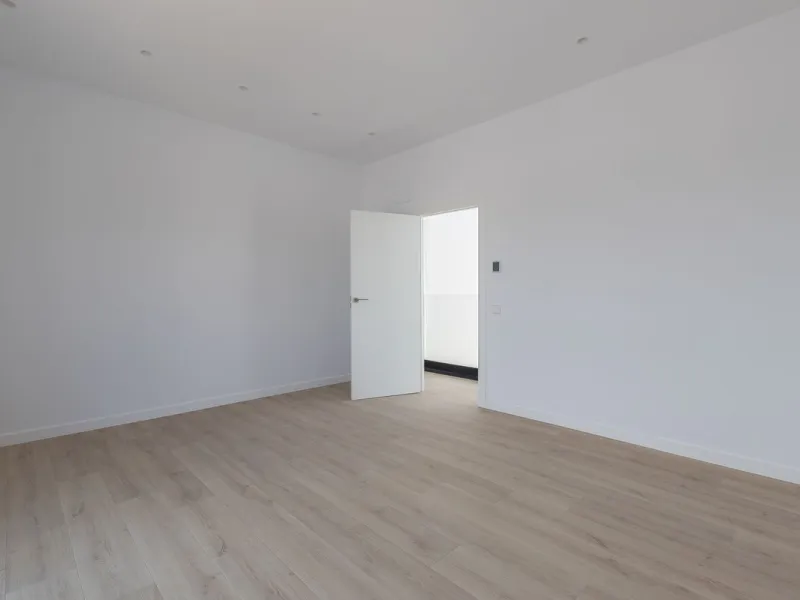 House - Detached Villa в продаже в Marbella, Málaga. В доме 4 спален и 5 ванных комнат. Площадь дома 429 м². Площадь участка 1100 м²