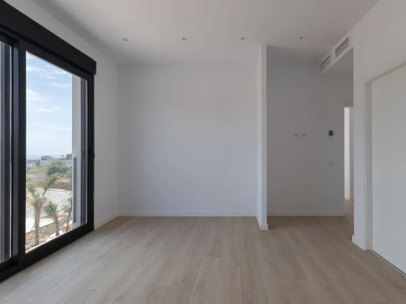 House - Detached Villa в продаже в Marbella, Málaga. В доме 4 спален и 5 ванных комнат. Площадь дома 429 м². Площадь участка 1100 м²