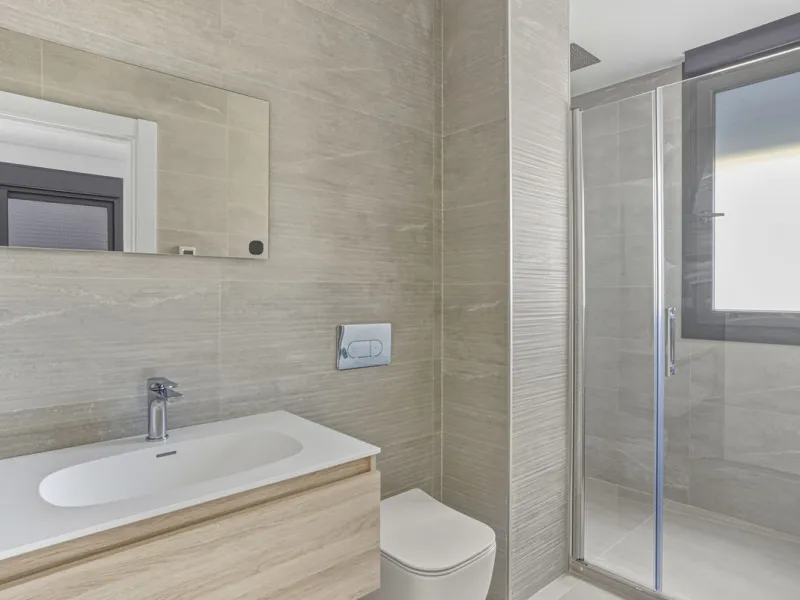 House - Detached Villa в продаже в Marbella, Málaga. В доме 4 спален и 5 ванных комнат. Площадь дома 429 м². Площадь участка 1100 м²