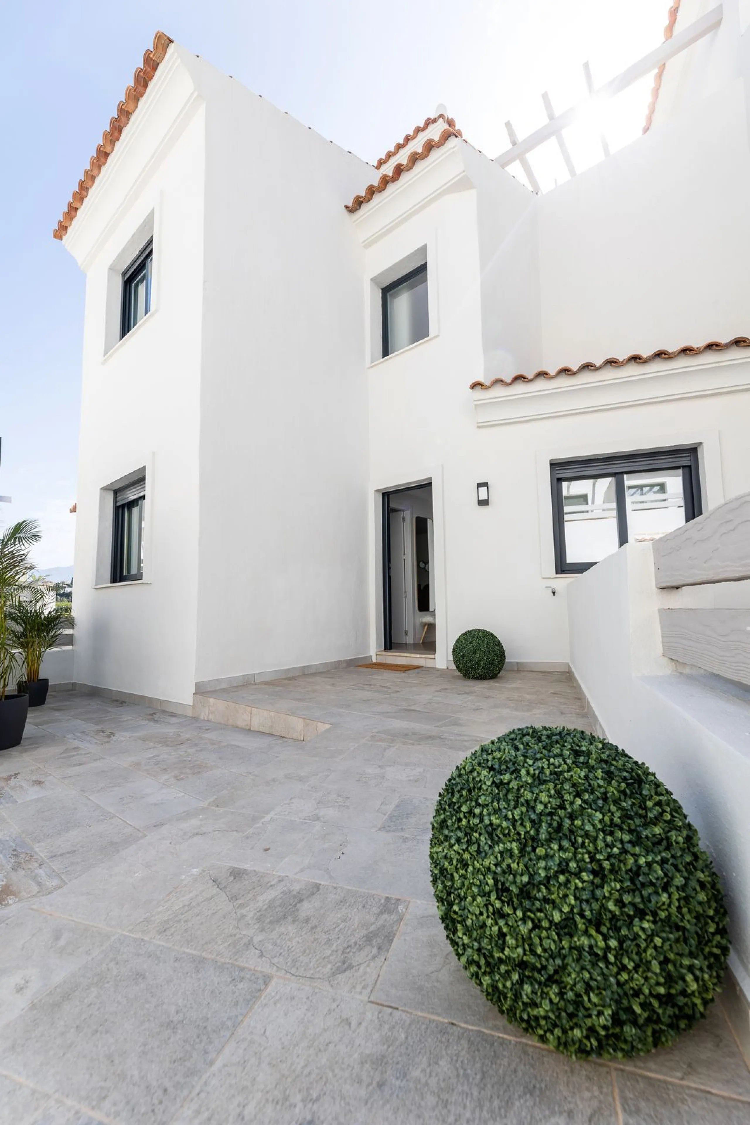 Modern Townhouse in Agra Residencial