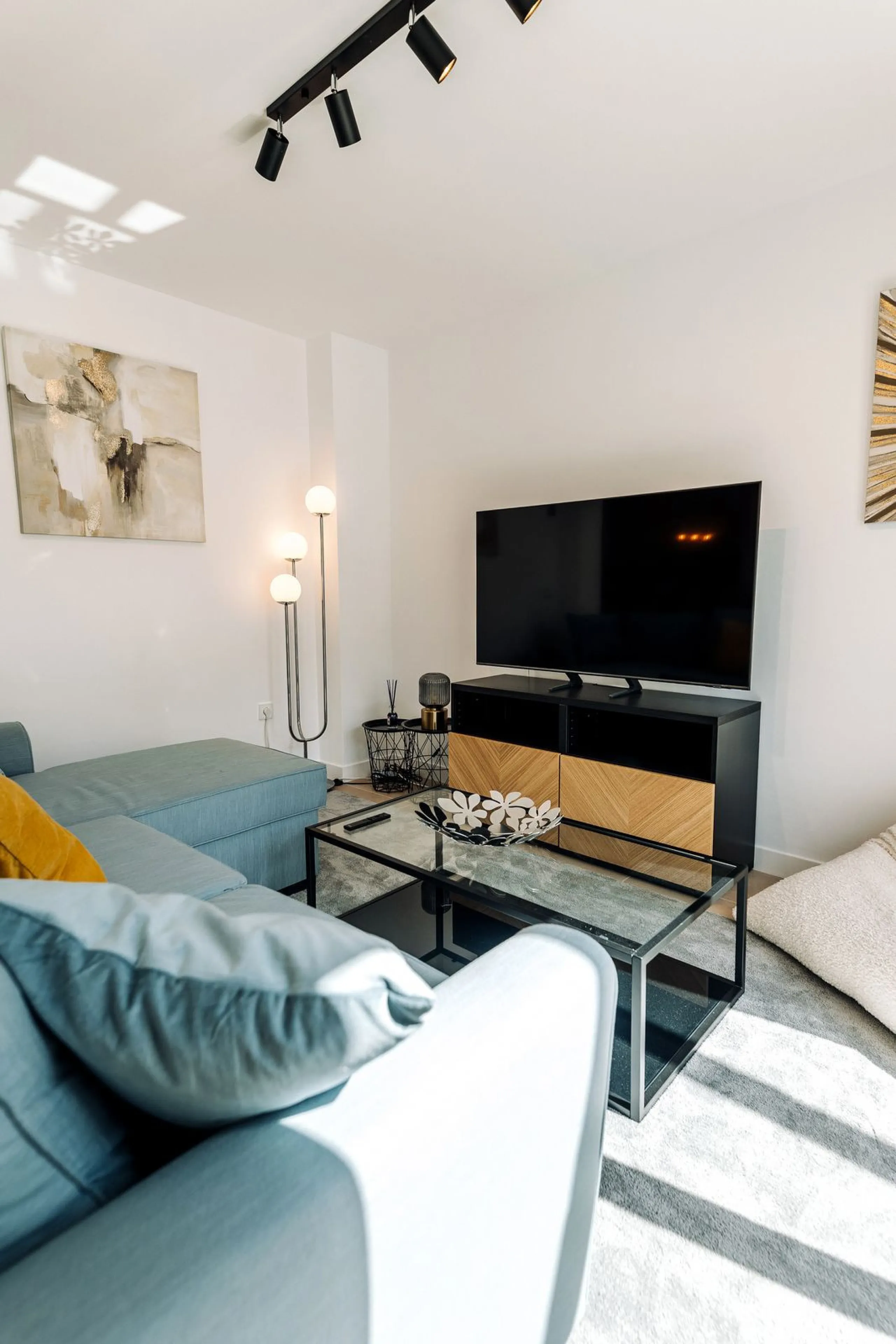 Modern Townhouse in Agra Residencial