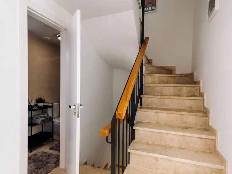Modern Townhouse in Agra Residencial