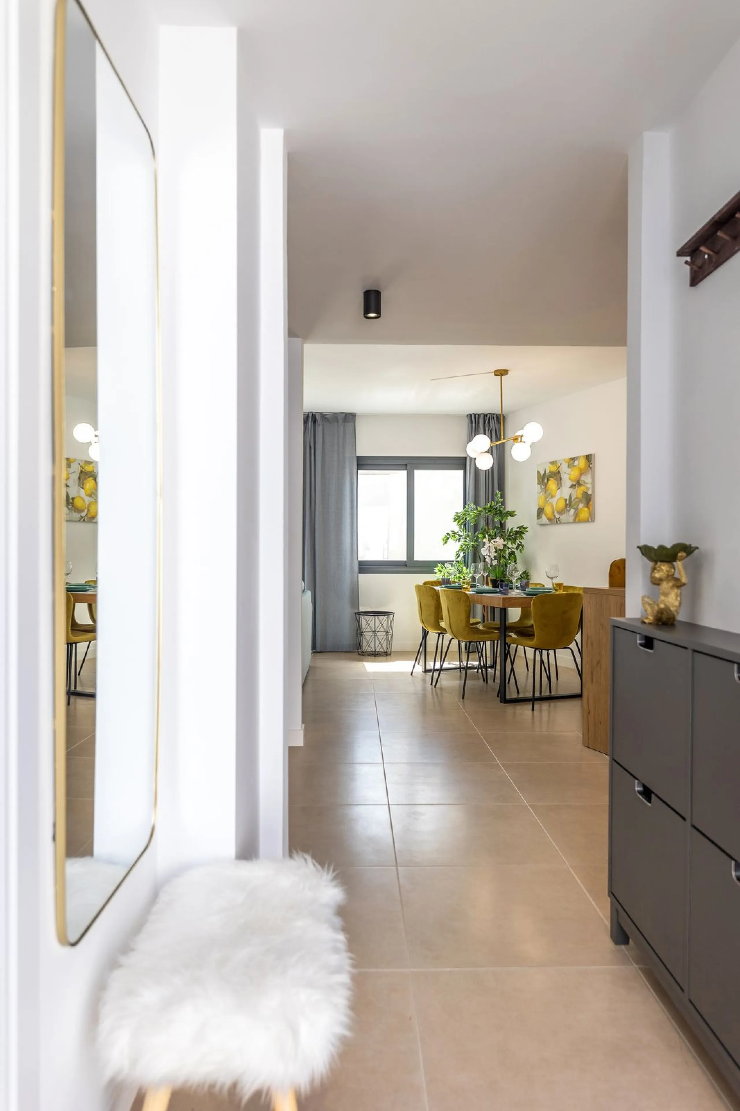 Modern Townhouse in Agra Residencial