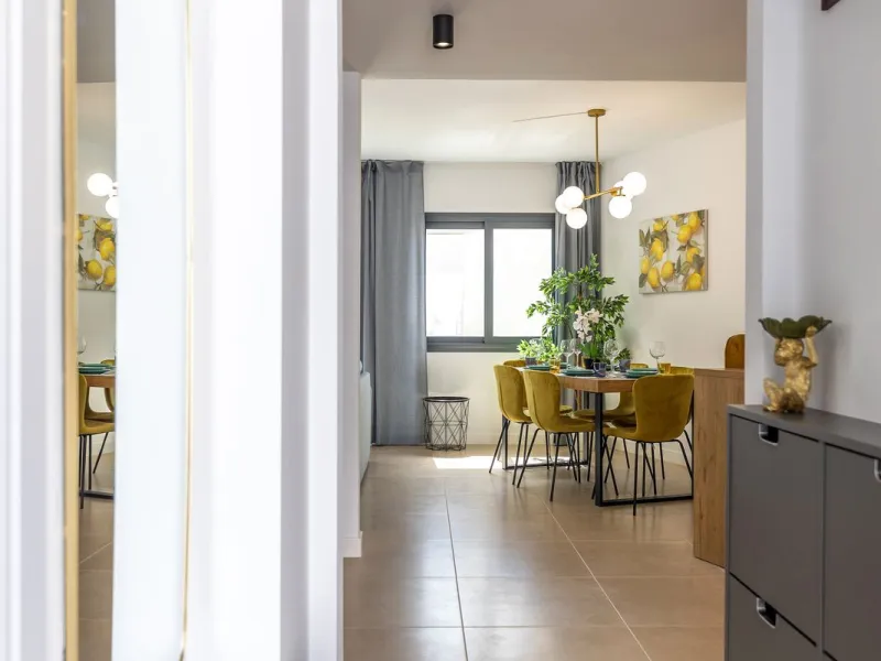 Modern Townhouse in Agra Residencial
