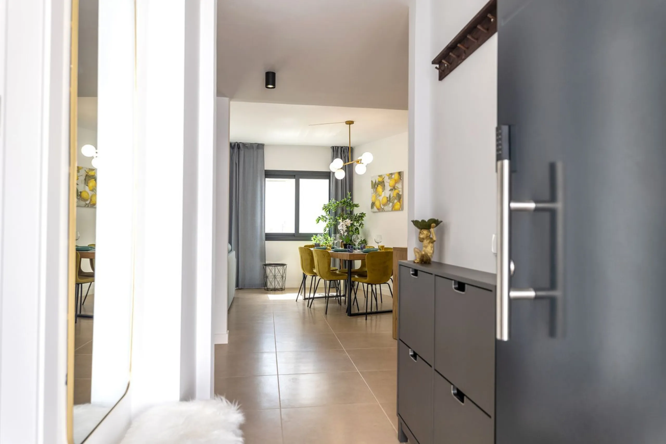 Modern Townhouse in Agra Residencial