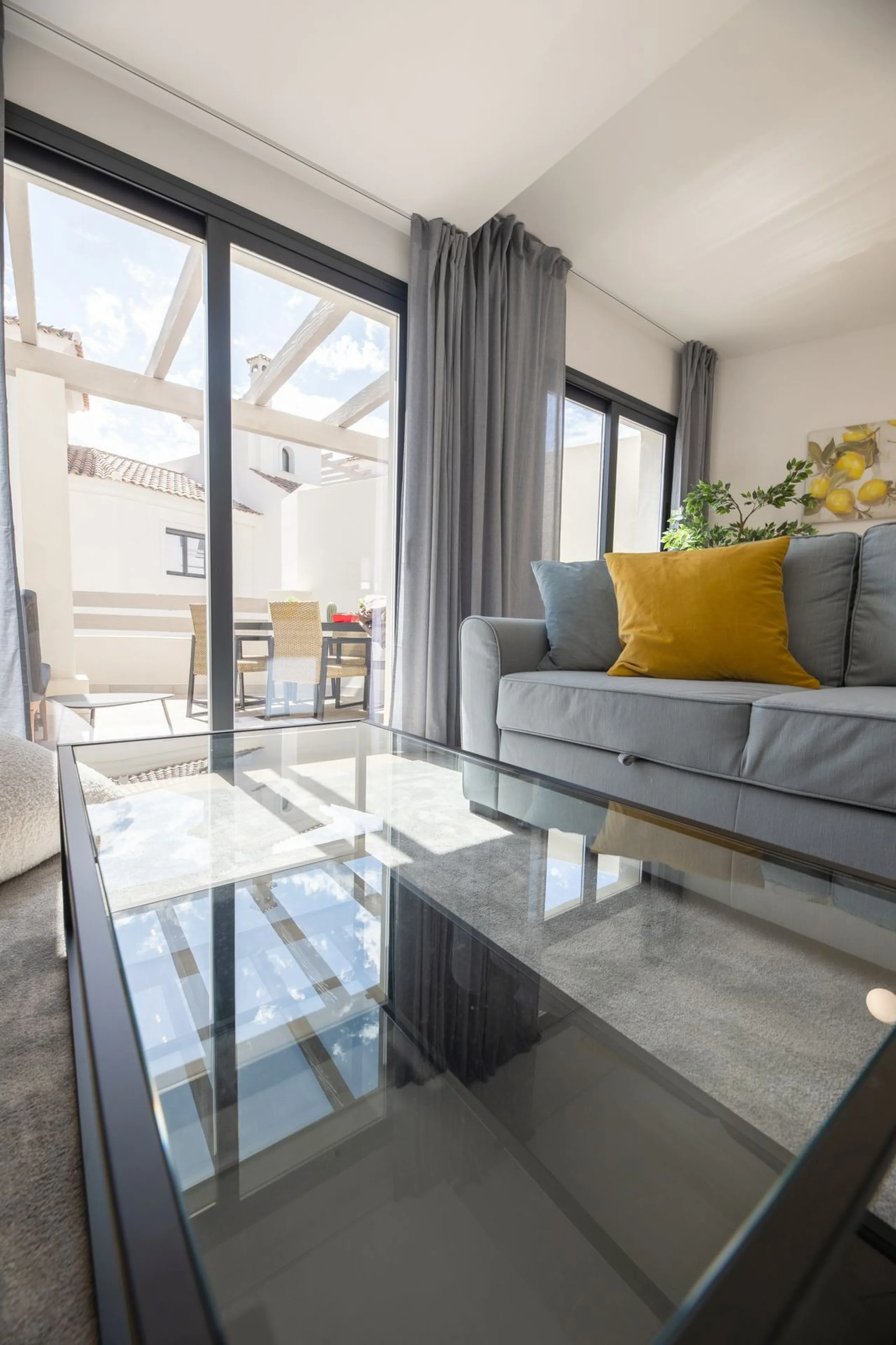 Modern Townhouse in Agra Residencial