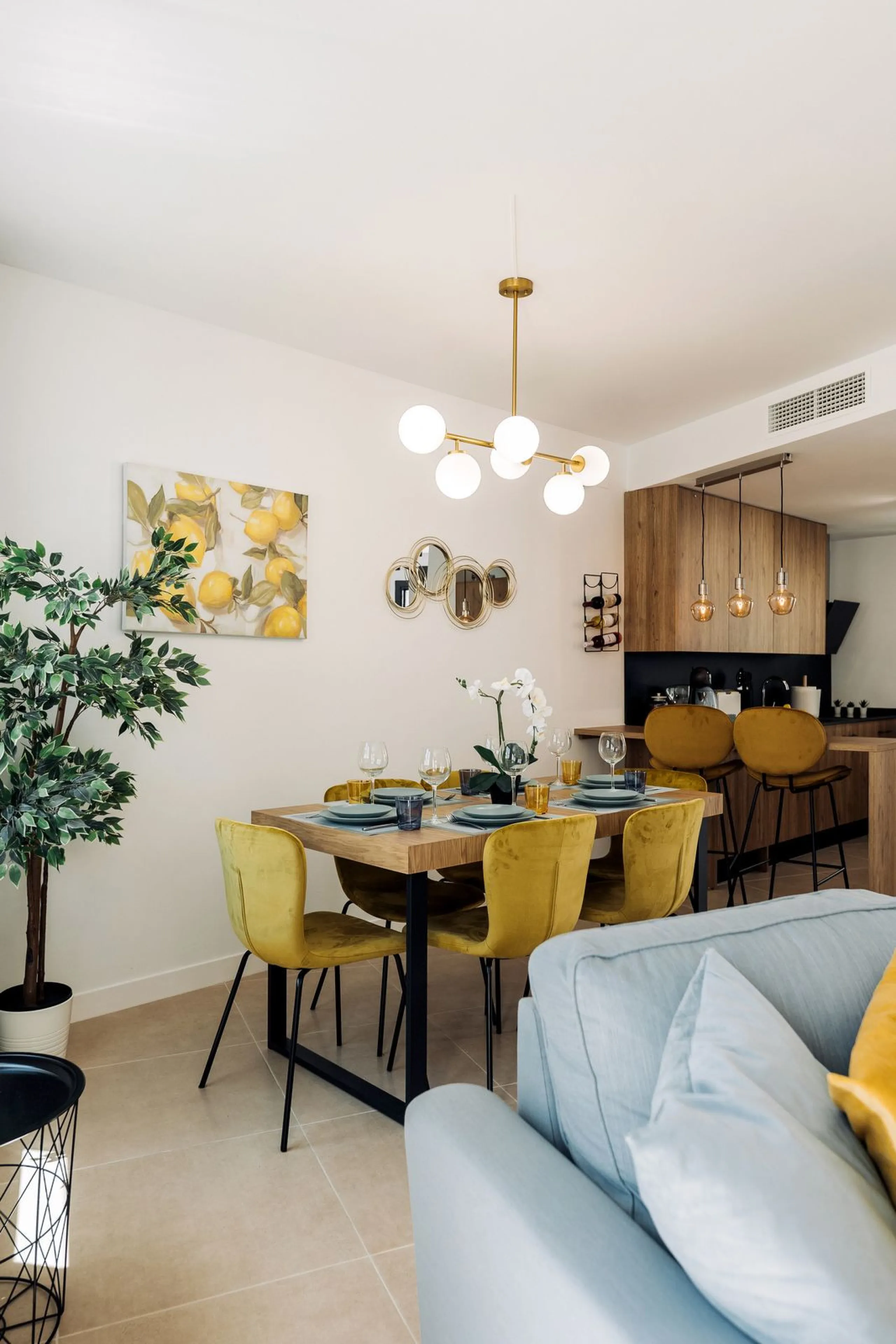 Modern Townhouse in Agra Residencial