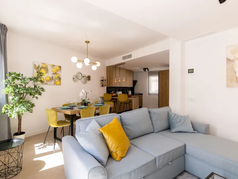 Modern Townhouse in Agra Residencial