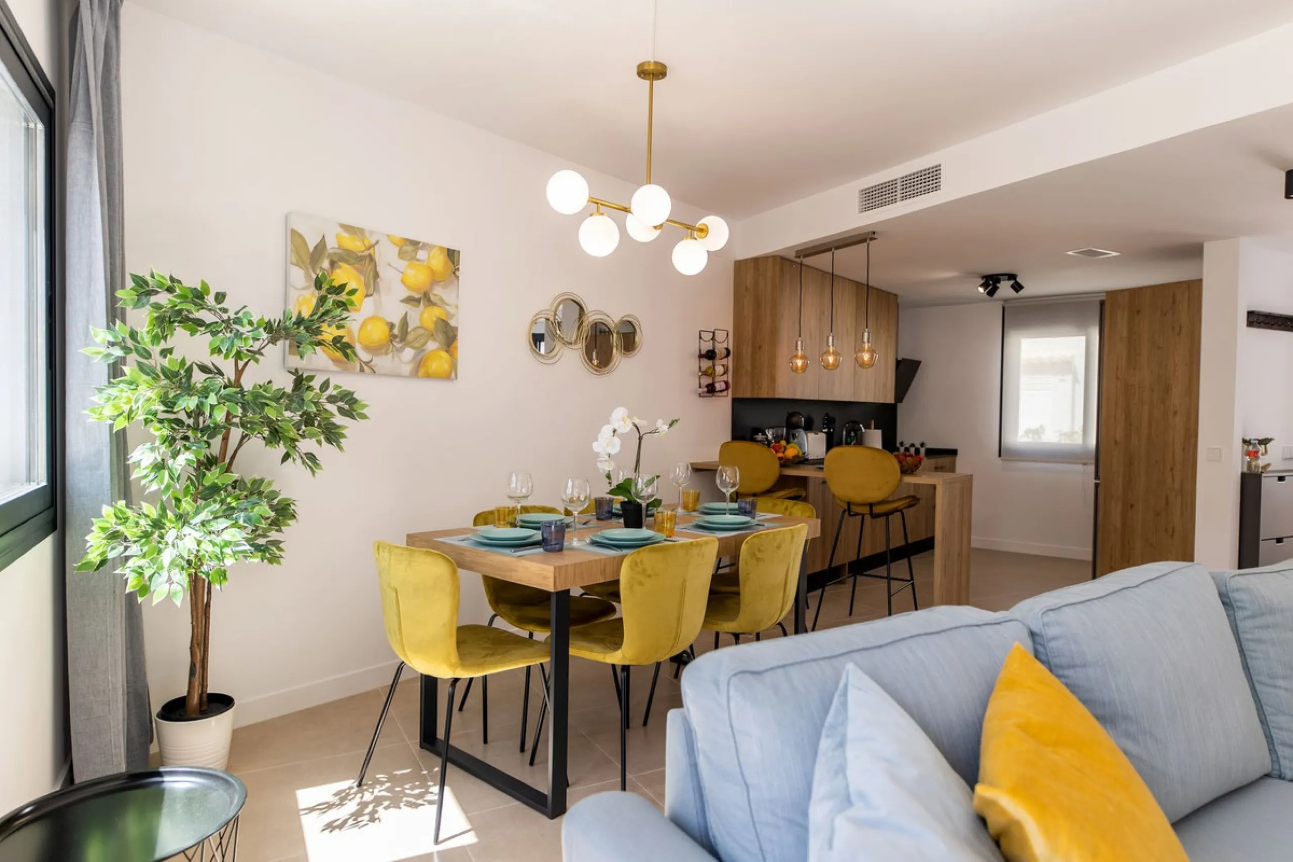 Modern Townhouse in Agra Residencial