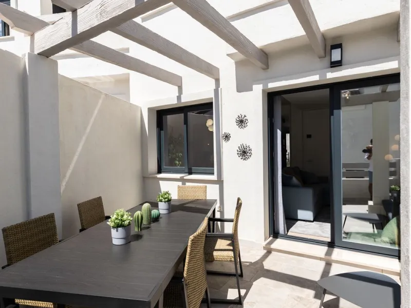 Modern Townhouse in Agra Residencial