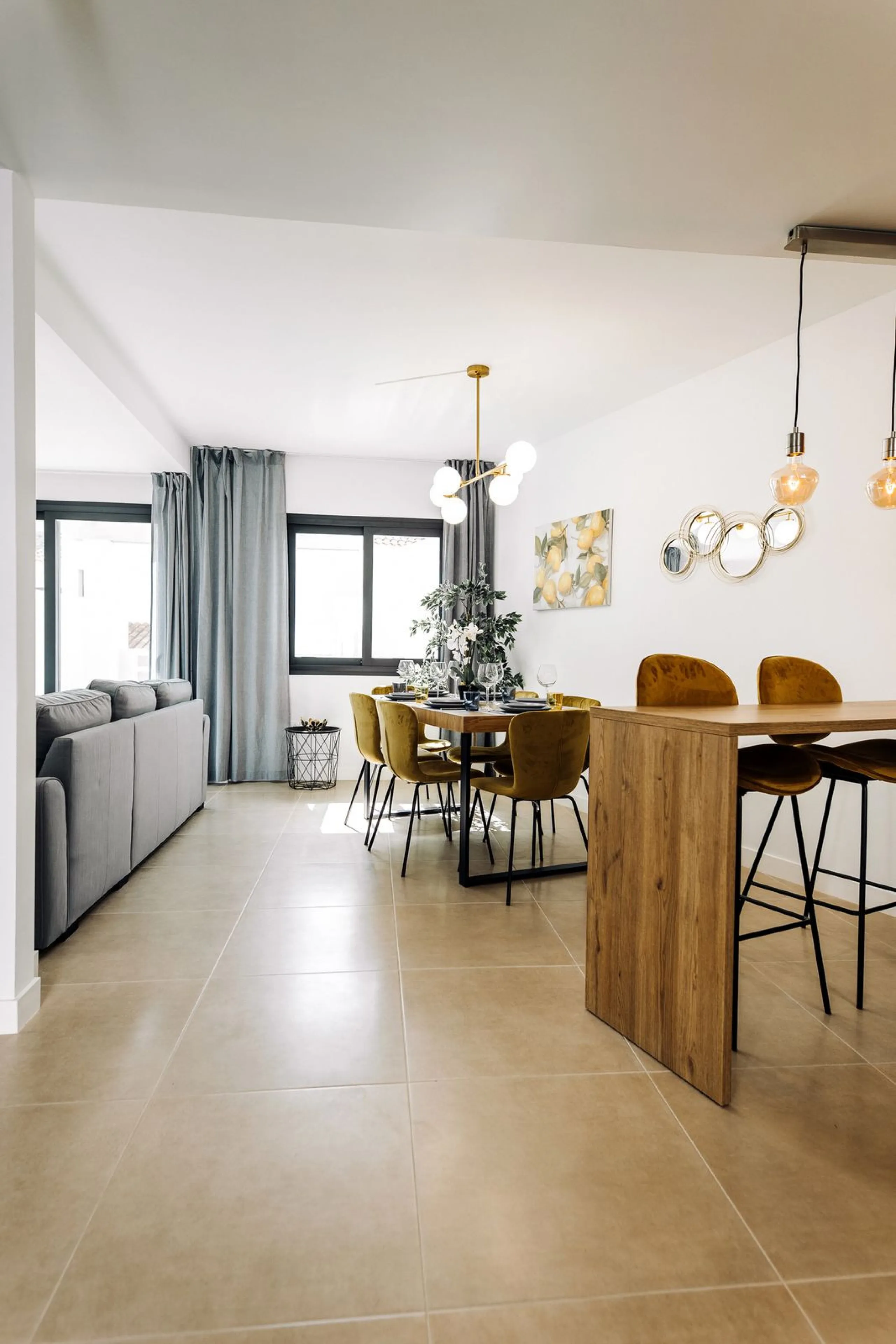 Modern Townhouse in Agra Residencial