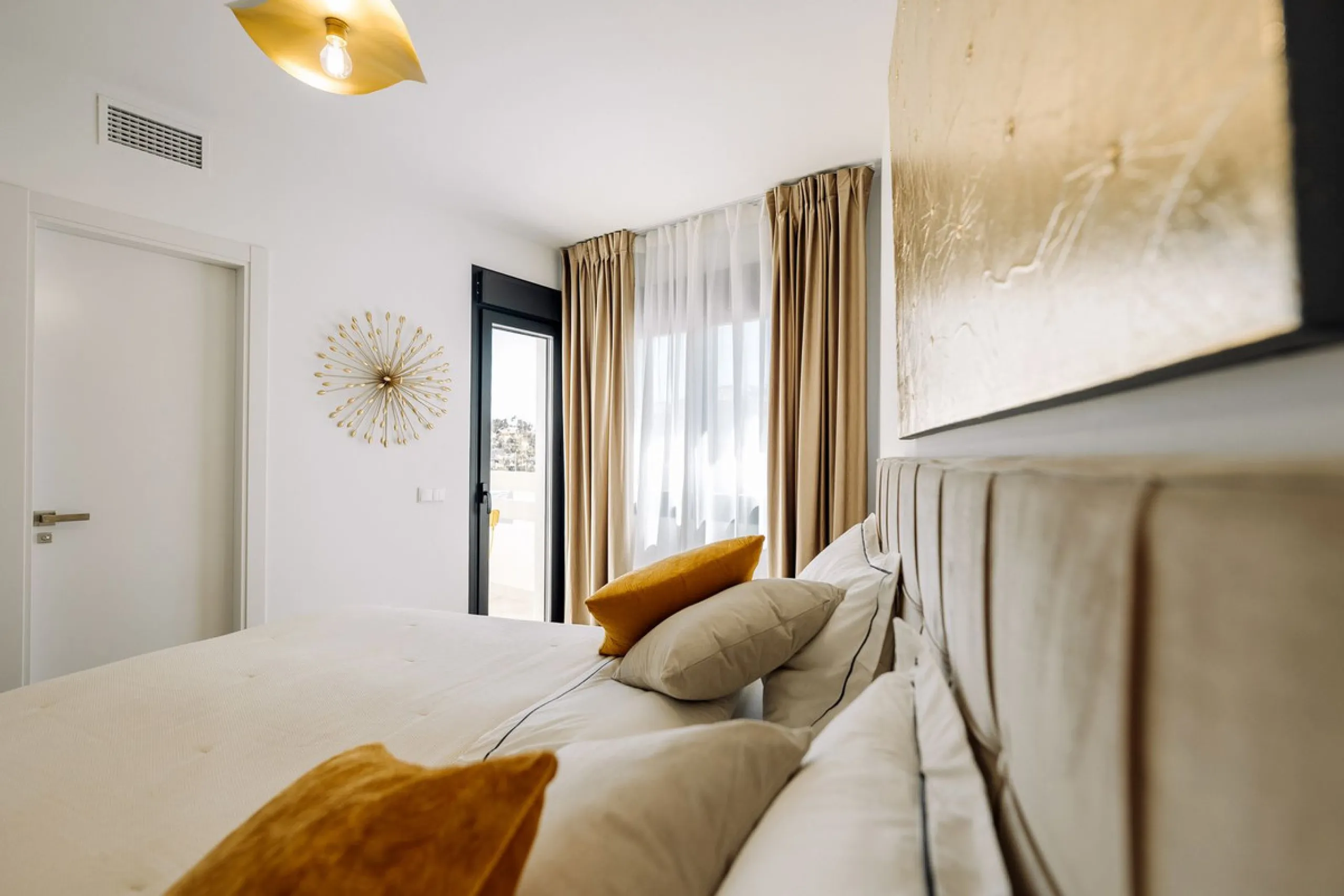 Modern Townhouse in Agra Residencial
