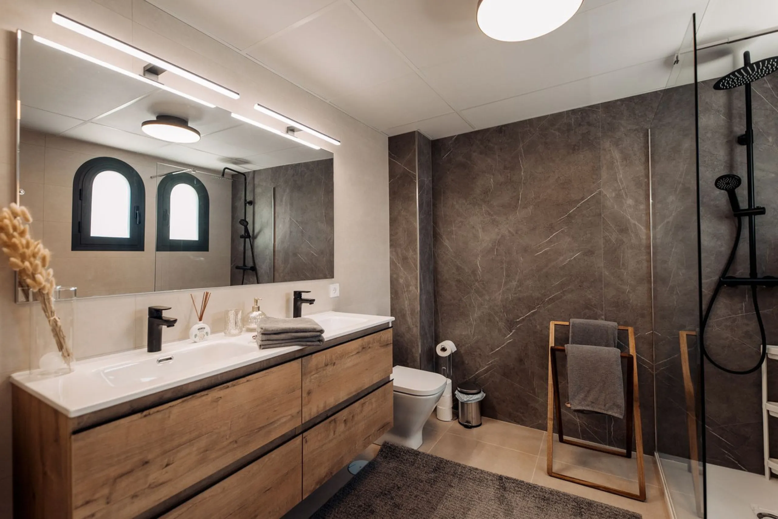 Modern Townhouse in Agra Residencial